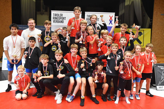 Die neuen Tiroler U14 Meister im griechisch-römischen Stil und Mädchen Cup Meister