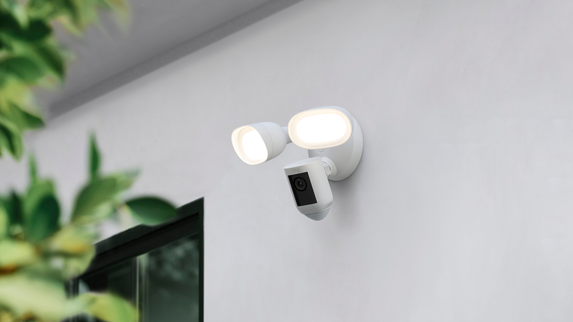 Foto: Ring_02: Die Floodlight Cam Wired Pro ist die neueste Sicherheitskamera von Ring