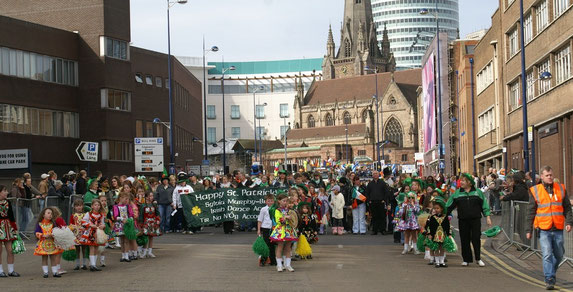 St Patrick's Day Parade 2007. Image by Tim Ellis on Flickr reused under Creative Commons Licence: Attribution-Non-Commercial 2.0 Generic. 
