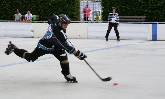 Janik Schwedler ist Kapitän und Trainer der Rüsselsheim Royals. Seit 2008 ist er im Verein.