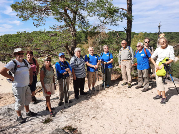 pose du groupe en haut de la dune, merci Christiane