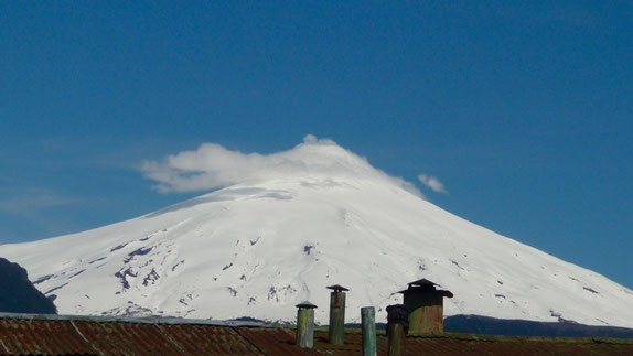 The active Villarica volcano