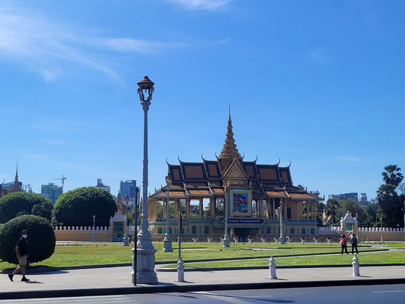 Eingang zum Nationalmuseum in Phnom Penh