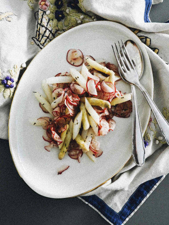 SPARGEL-RADIESCHEN-SALAT NACH ARTHURS TOCHTER