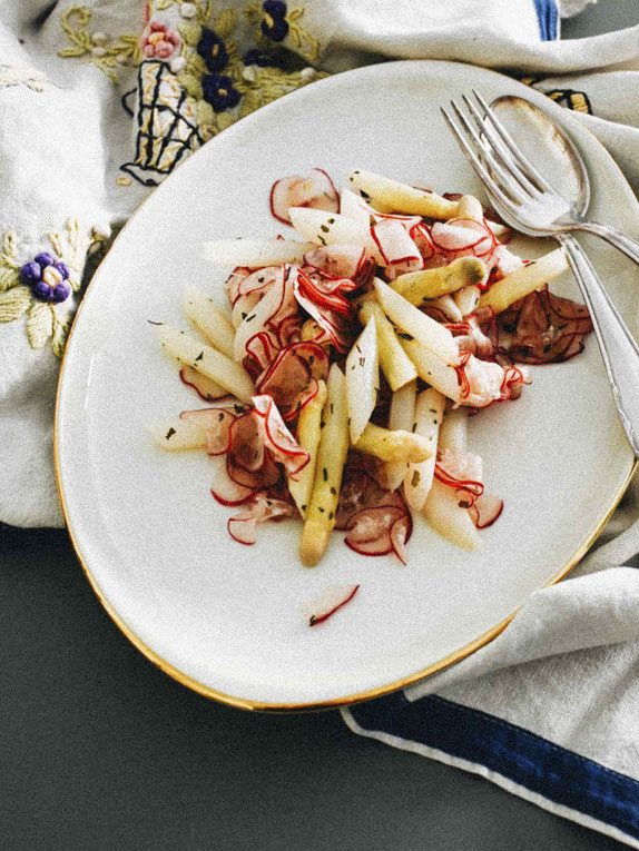 SPARGEL-RADIESCHEN-SALAT NACH ARTHURS TOCHTER