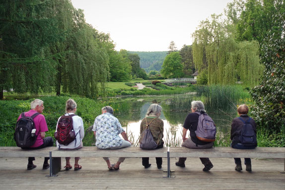 Anfang Juni 2021 zu zwölft: Abendstimmung bei den Quäker-Wandertagen -