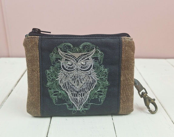 petit porte-monnaie original pour homme, faux cuir camel, tissu imprimé fougères, mousqueton porte-clé 