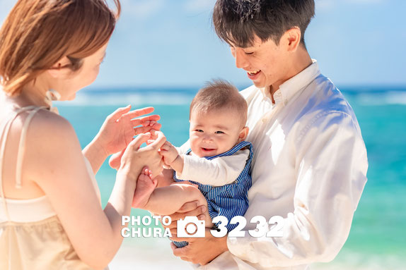 初めての沖縄家族写真も何のそので笑顔ばかりの息子ちゃん