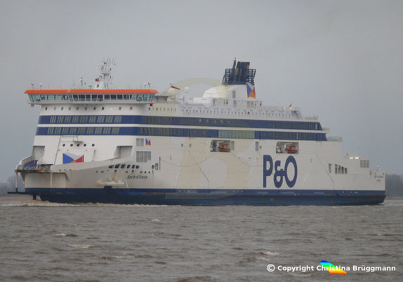 P&O Fährschiff SPIRIT OF FRANCE passierte die Elbe auf dem Weg nach Blohm + Voss, 15.01.2019