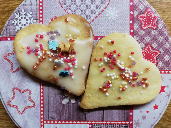 Kraftquelle, Kraftquelle Essen, Herzliebe, Herzstück, Herzplätzchen, Liebe ist überall, Herz mit Glitzer, Wintermagie, Wochenlieblinge, Wochenglück, entspanntes Backen im Advent, entspanntes Backen