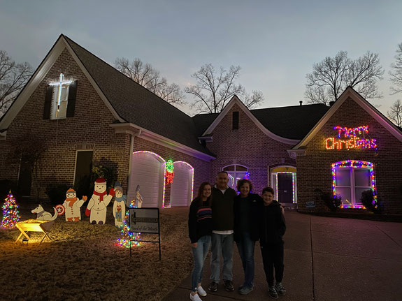 2020 Holiday/December Woodbridge Yard of the Month - Congrats to the Dell Oso's on Canabridge Drive