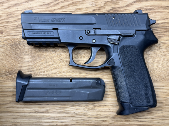 Pistole SIG SP2022 Kantonspolizei Luzern kaufen 9x19 9mm Para