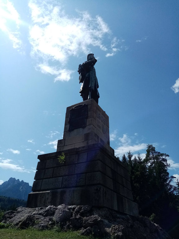 Das markante Denkmal erinnert an die gefallenen Soldaten während der napoleonischen Kriege