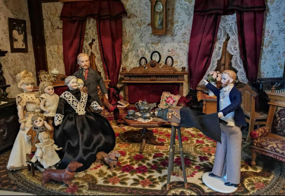 Antike Puppenstube, Familienfoto