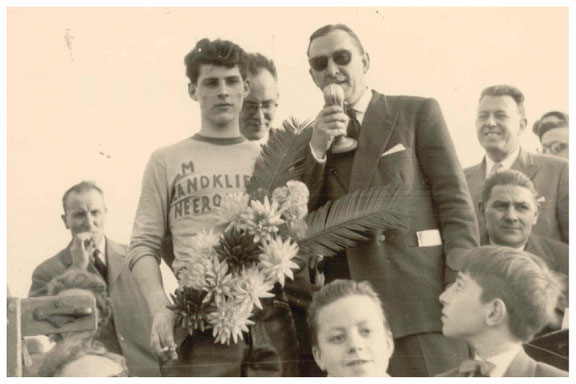 Jef Teuwissen op het podium in 1958