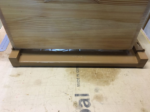 Plancher Nicot en plastique trop large pour mes ruches - Alsacienne couchée, haute, ruchette  langstroth Dadant 6 cadres
