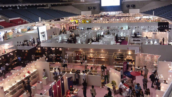 ファッションとデザインの合同展示会rooms 出店風景