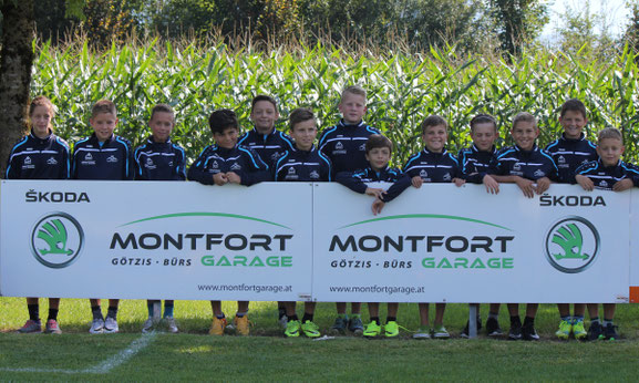 Die U12 Spielgemeinschaft mit ihrer neuen Trainingsbekleidung. © Hartmann