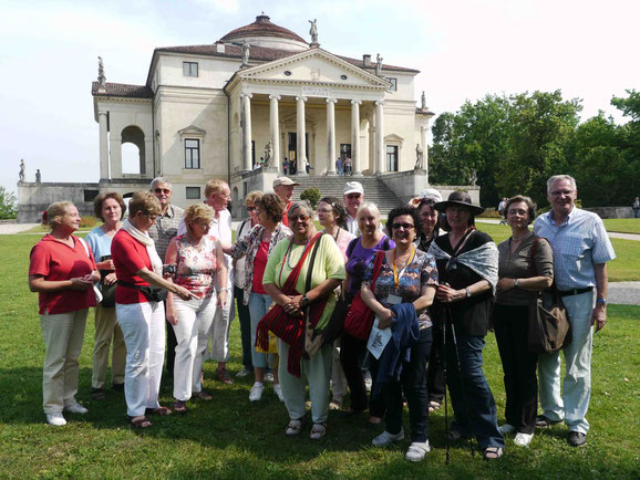 TKK-Reisegruppe vor Palladios Villa La Rotonda