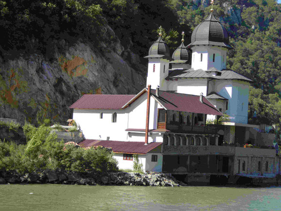 Rumänisches Kloster am Eisernen Donautor