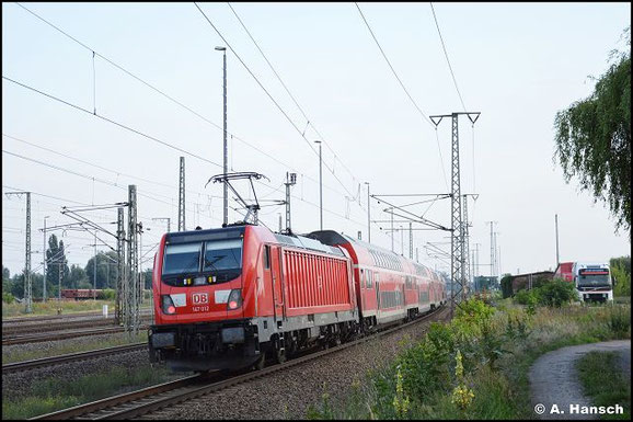 Die BR 147 ersetzt nach und nach die BR 112.1 am RE 3 in Luth. Wittenberg. 147 012-8 schiebt den RE in den Zielbahnhof