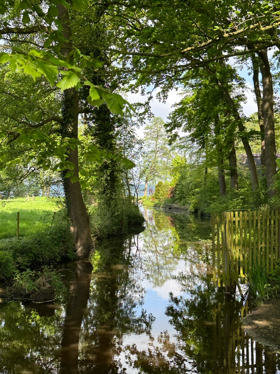 Immer an Zuflüssen und dem See entlang 