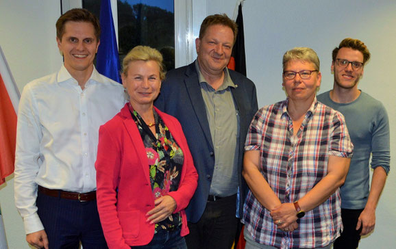 Der Vorstand der neu gebildeten Fraktion SPD/LGU (von links nach rechts): Benjamin Grimm, Annemarie Reichenberger, Andreas Noack, Sabine Fussan, Patrick Krüger. (Foto: SPD Oberhavel)