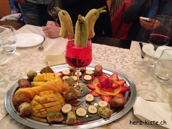 Fruchtplatte Bananen Tischdekoration Bananendelfin