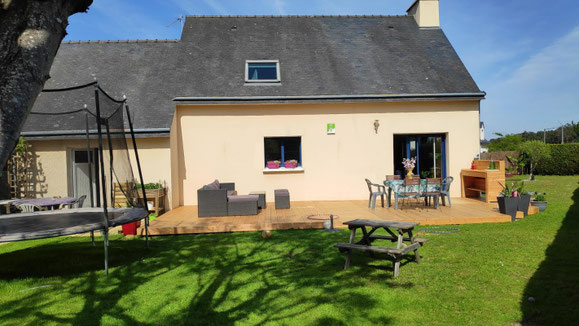 Gîte de 2 à 6 personnes au coeur du bourg de Crac'h au calme et à proximité des commerces