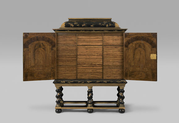 Gérard Dagly: Münzschrank für das Münz- und Antikenkabinett der Brandenburg-Preußischen Kunstkammer im Berliner Schloss, Berlin 1690/95. Gesamtansicht, offen. © Staatliche Museen zu Berlin, Kunstgewerbemuseum / Tomasz Samek, Münster