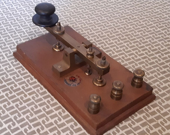 Marconi style wireless French key.
