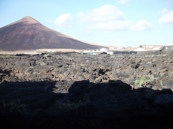 Blick aus dem Skizzenraum auf die Lavawüste