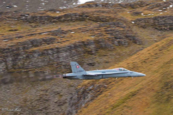 High Speed fly-past with shockwave - Hptm. Nicolas «Vincent» Rossier 