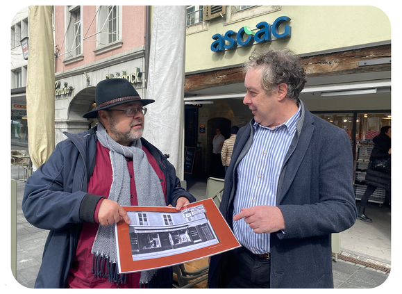 Karl Rechsteiner (links) und Thomas Müller kennen die dunkeln Kapitel in Thuns Stadtgeschichte - Bild: Elin Stalder