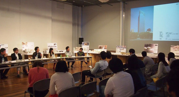 卒業生による「建築のカタチ・都市のカタチ」座談会風景