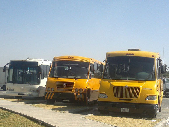 Transportes Escolares Alvarado empresa líder en el Transporte Escolar de Personal y Servicios Especiales con un personal de excelente calidad humana enfocados a prestar un servicio completo y de calidad.