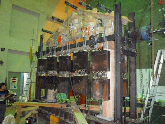 【写真8】伝統木造架構の実験(成功大學建築系実験棟)