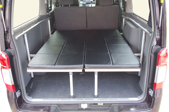 NV350キャラバン用フレーム式ベッドキットの決定版！車中泊にはぴったりの内装トランポアイテムです。