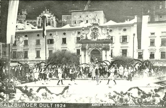 Bindertanz in Salzburg am Kapitelplatz 1924 bei der Salzburger Dult