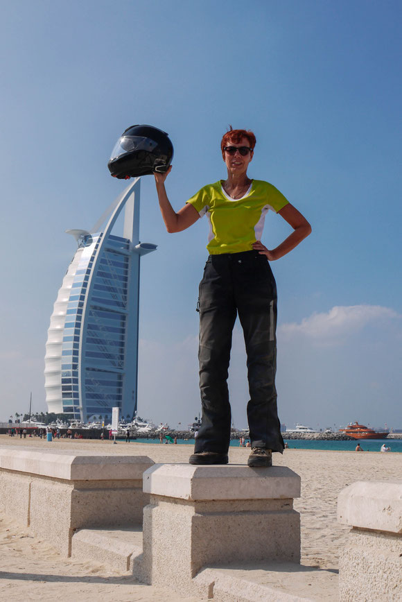 endlich mal ein passender Hutständer ;-): das Burj al Arab