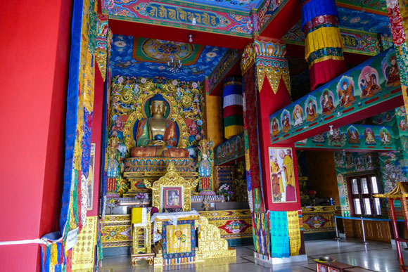 Im Innenbereich der Padmasambhava Statue.
