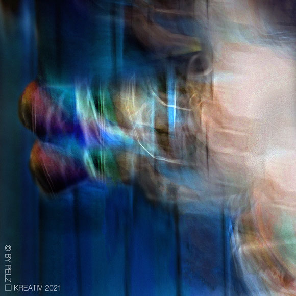Exponattitel: The Mechanical Horse - Exponatgröße: 30 x 30 - Art: Abstrakte Fotografie - © by Pelz Kreativ 2021