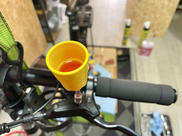 ADO電動アシスト自転車 油圧ブレーキレバー側のブリーディング作業