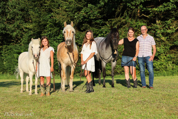 Familie Zürcher mit Pferden, August 2025
