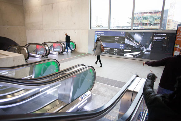 このような明るさと広さのあるメトロ駅、オスロ中心部にもぜひ欲しいところだ Photo: Asaki Abumi