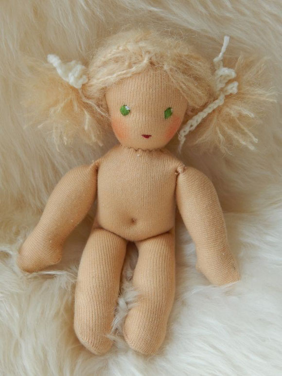 Minipüppchen, Stoffpuppe, Waldorfpuppe, Rudolf Steiner Puppe, Minipuppe, GOTS, Bio-Stoffpuppe, cloth doll, steiner doll, anthroposophy, Ostern