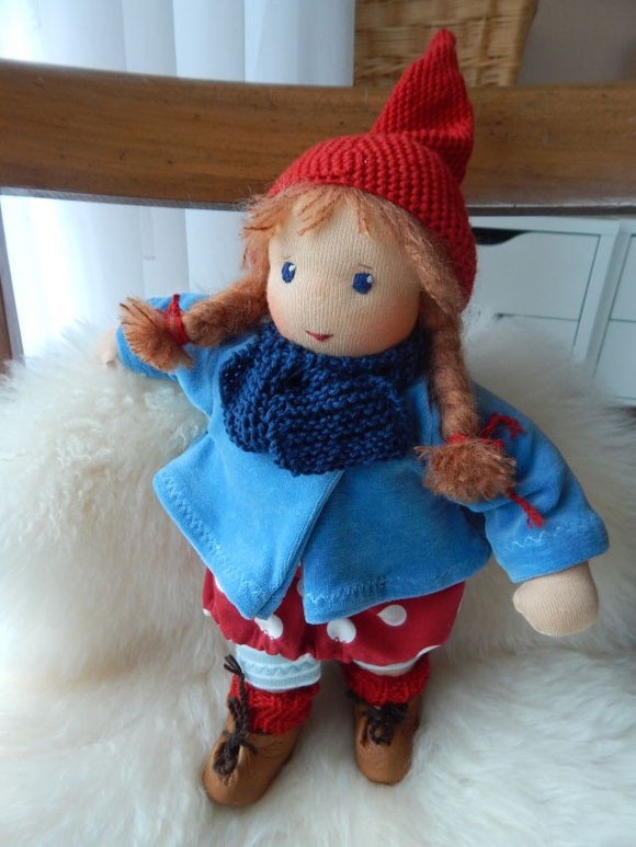 Pippa, Daniela Drescher, Pippa und Pelle, Stoffpuppe, Waldorfpuppe, handgemachte Stoffpuppe, Bio-Stoffpuppe, Handarbeit, handgemacht, Steiner Puppe, cloth doll, companion doll, Puppenhandwerk Pärsch, Puppenhandwerk, Pärsch