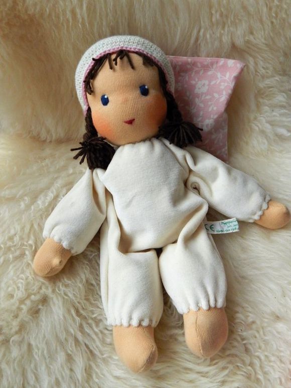 Schlamperle, ökologische Kinderpuppe, erste Puppe, individuelle Puppe, passend zum Kind, Waldorf, handgemachte Puppe, Handarbeit, handgefertigt, Stoffpuppe, Puppenfreundin, Puppenbegleiter, Erstlingspuppe, Puppenhandwerk, Pärsch, Bio-Stoffpuppe, Kuschel