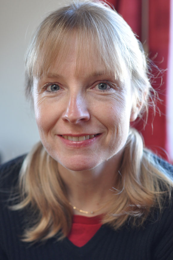 Pflegefachfrau HF und Erlebnishunde begleiten Demenzpatienten