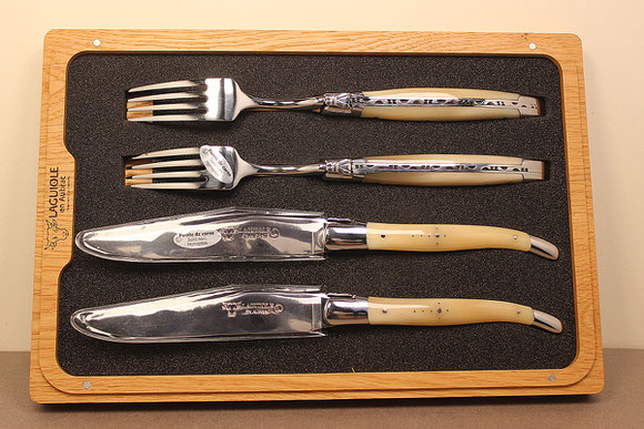 ☆LAGUIOLE EN AUBRAC ラギオール・アン・オブラック・ソムリエ ☆LAGUIOLE EN AUBRAC ラギオール・アン・オブラック・ソムリエ